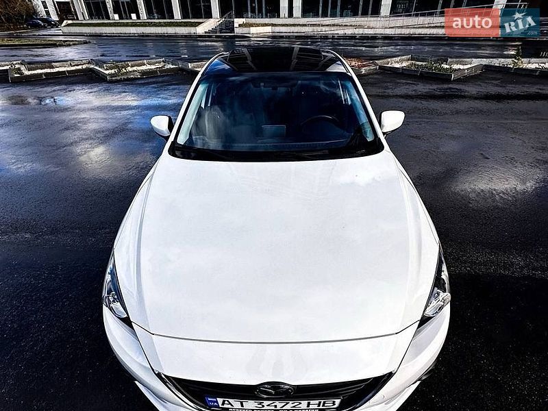 Седан Mazda 3 2014 в Дніпрі