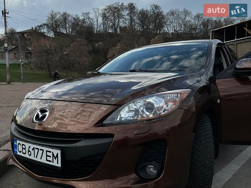 Хэтчбек Mazda 3 2012 в Чернигове