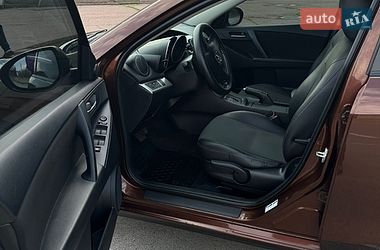 Хэтчбек Mazda 3 2012 в Чернигове