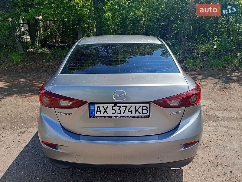 Седан Mazda 3 2015 в Подільську