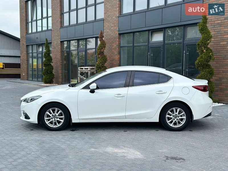 Седан Mazda 3 2015 в Вінниці