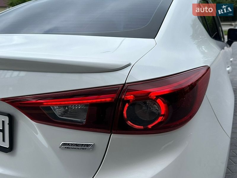 Седан Mazda 3 2015 в Вінниці
