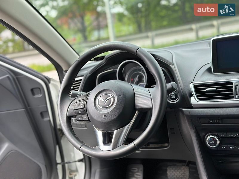 Седан Mazda 3 2015 в Вінниці