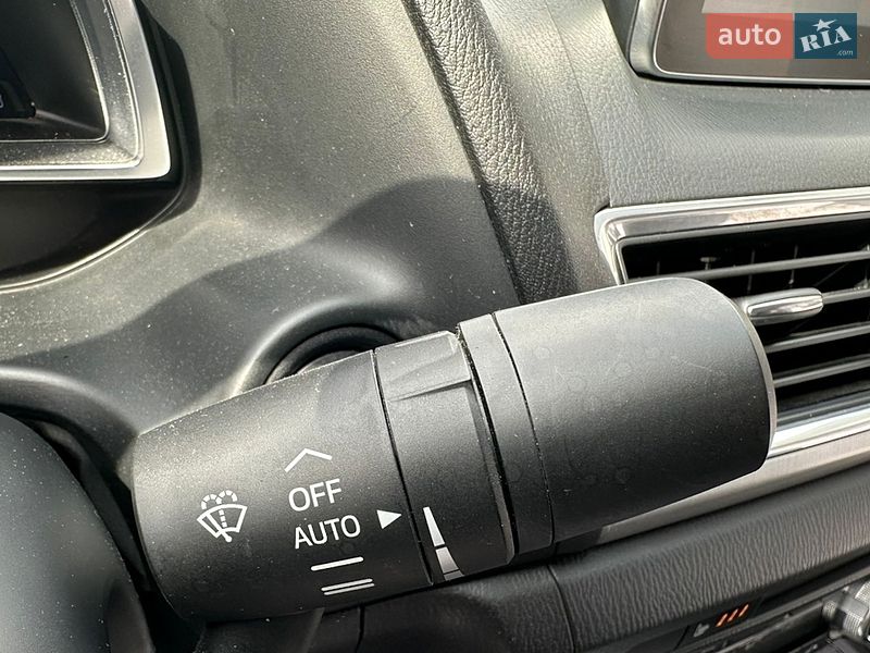 Седан Mazda 3 2015 в Вінниці