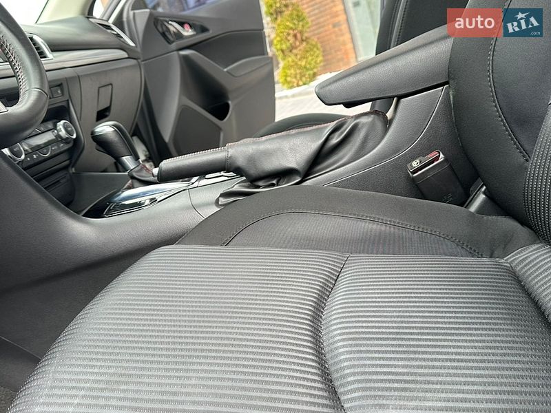 Седан Mazda 3 2015 в Вінниці