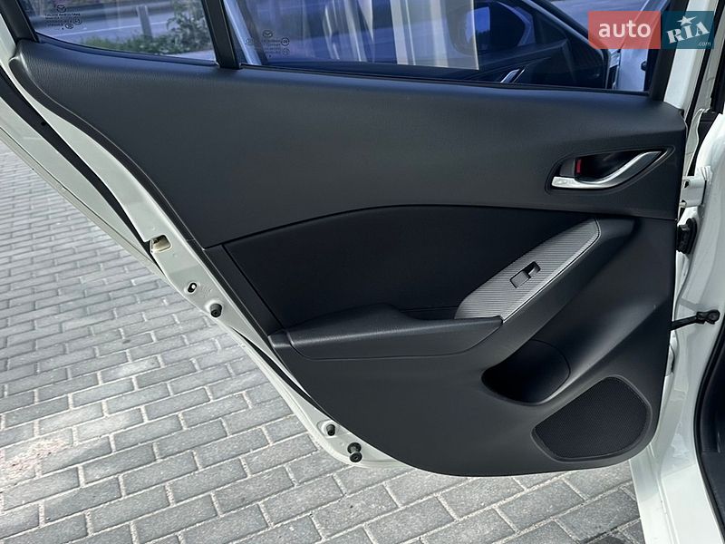 Седан Mazda 3 2015 в Вінниці