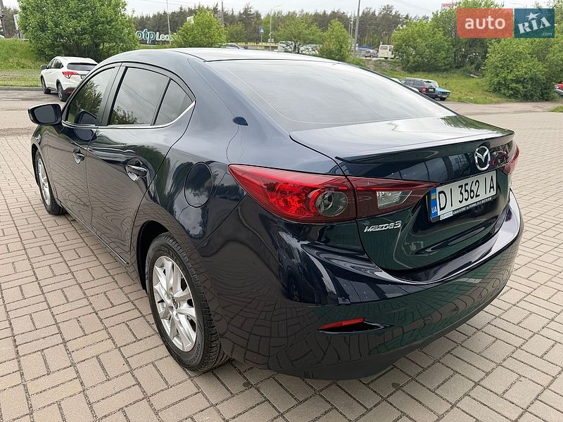 Седан Mazda 3 2016 в Киеве