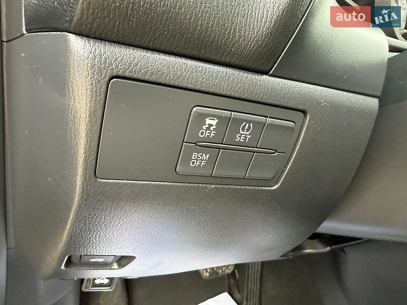 Седан Mazda 3 2016 в Киеве