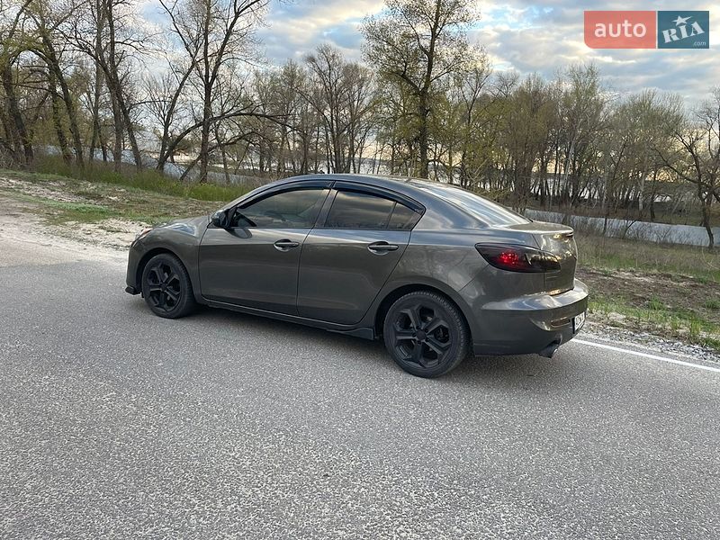 Седан Mazda 3 2012 в Дніпрі