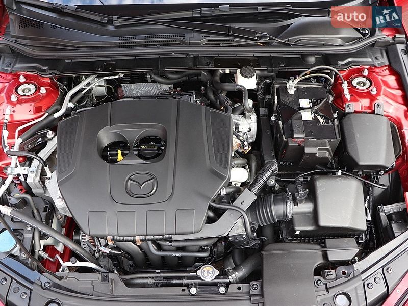 Хэтчбек Mazda 3 2024 в Новомосковске