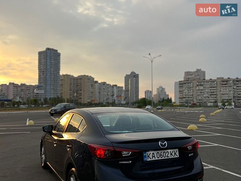 Седан Mazda 3 2016 в Києві