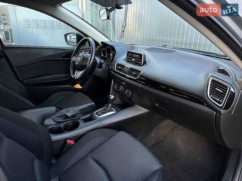 Седан Mazda 3 2013 в Чернигове