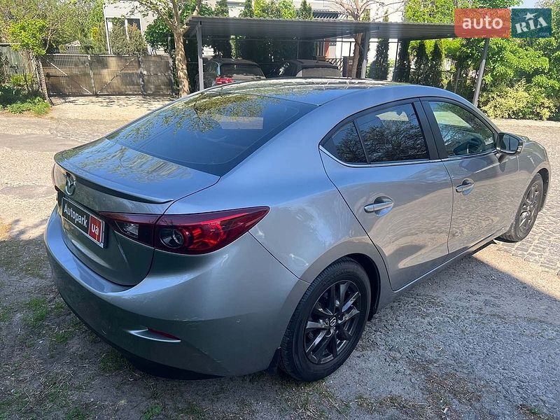 Седан Mazda 3 2016 в Києві