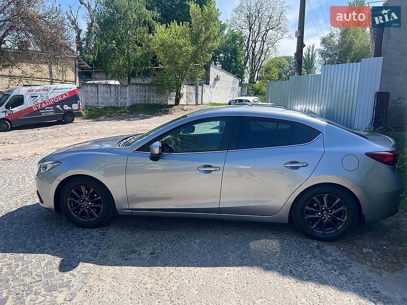 Седан Mazda 3 2016 в Києві
