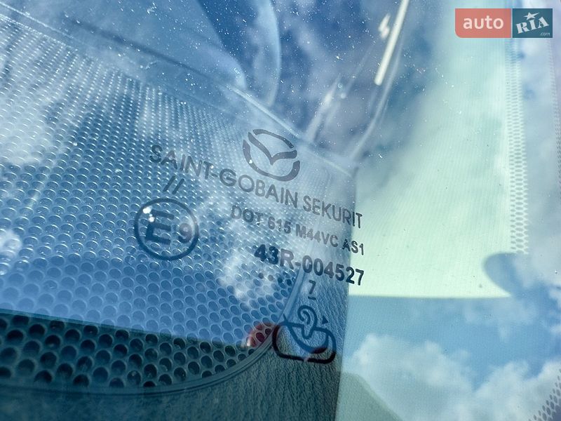Седан Mazda 3 2017 в Черкассах