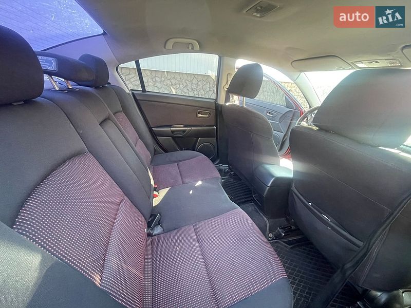 Седан Mazda 3 2003 в Смыге
