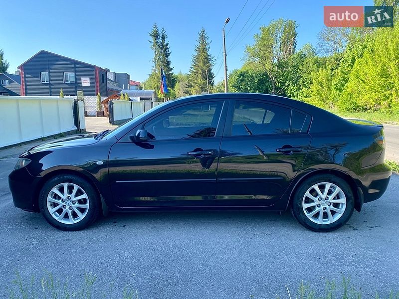 Седан Mazda 3 2008 в Хмільнику