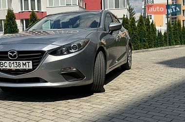 Седан Mazda 3 2015 в Новояворовске