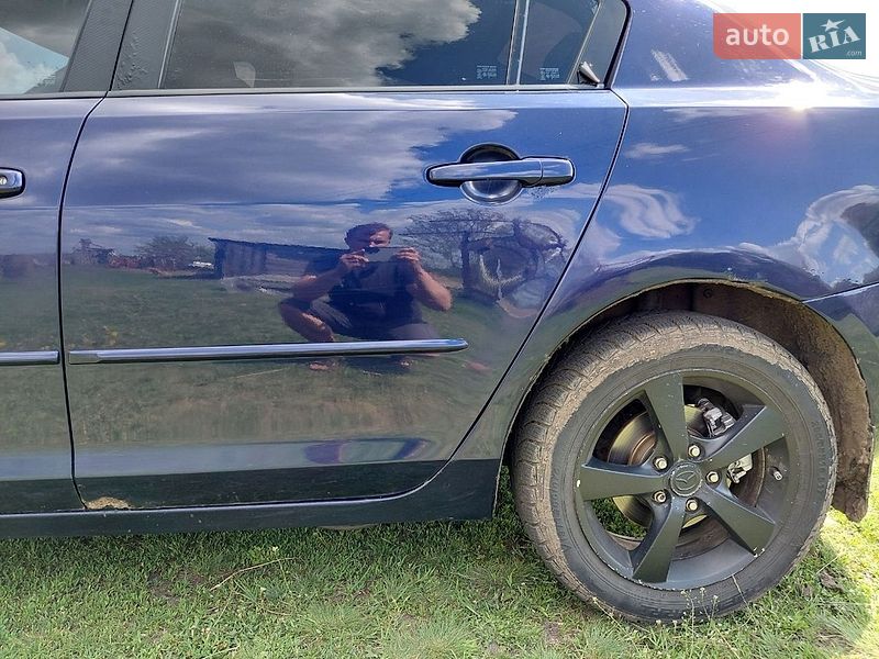 Седан Mazda 3 2005 в Лохвиці