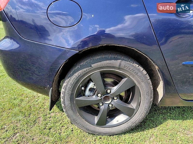 Седан Mazda 3 2005 в Лохвиці