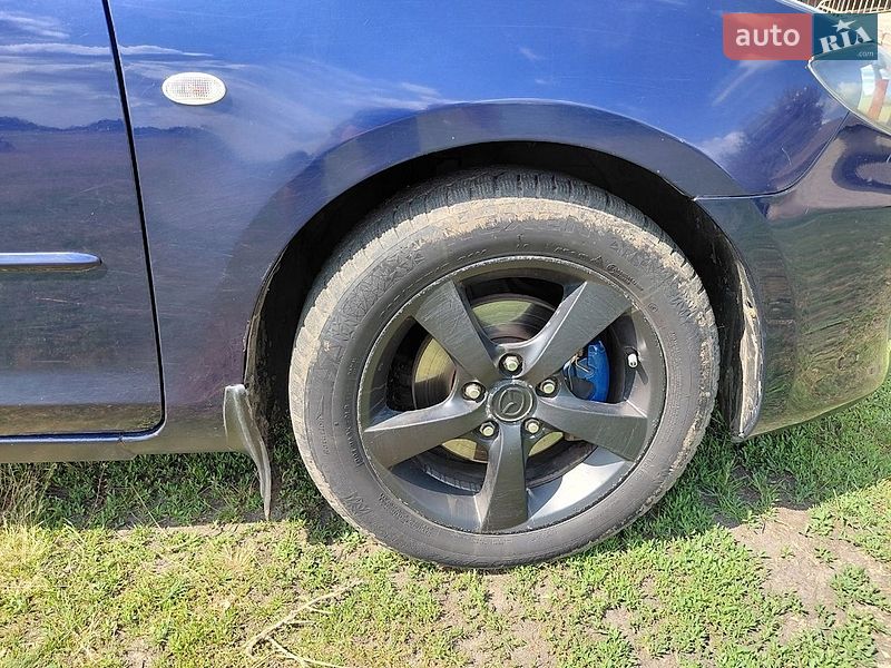 Седан Mazda 3 2005 в Лохвиці