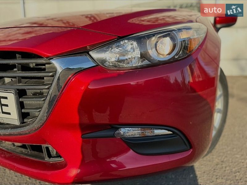 Седан Mazda 3 2017 в Николаеве