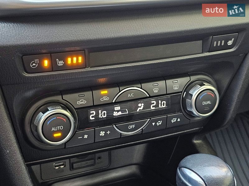 Хэтчбек Mazda 3 2017 в Киеве фото 30 Хэтчбек Mazda 3 2017 в Киеве