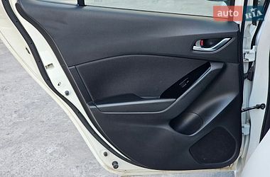 Хэтчбек Mazda 3 2017 в Киеве фото 37 Хэтчбек Mazda 3 2017 в Киеве