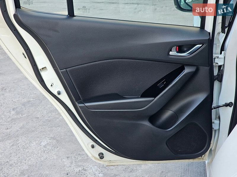Хэтчбек Mazda 3 2017 в Киеве фото 37 Хэтчбек Mazda 3 2017 в Киеве