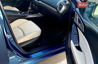 Седан Mazda 3 2017 в Киеве