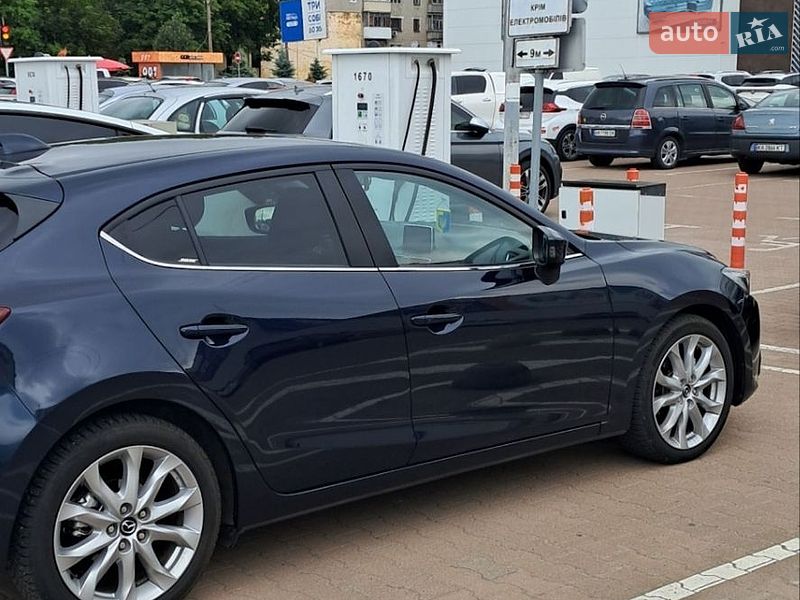 Хэтчбек Mazda 3 2015 в Житомире
