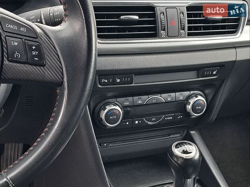 Хэтчбек Mazda 3 2015 в Житомире