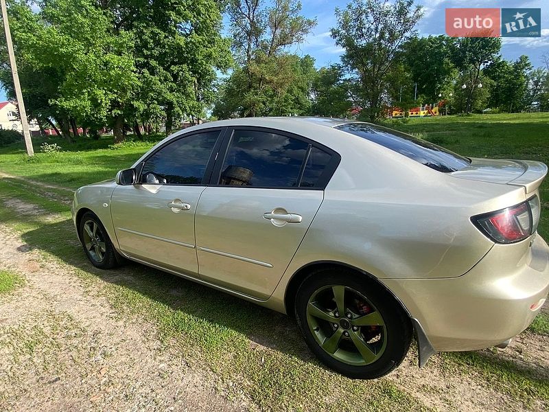 Седан Mazda 3 2004 в Гадячі