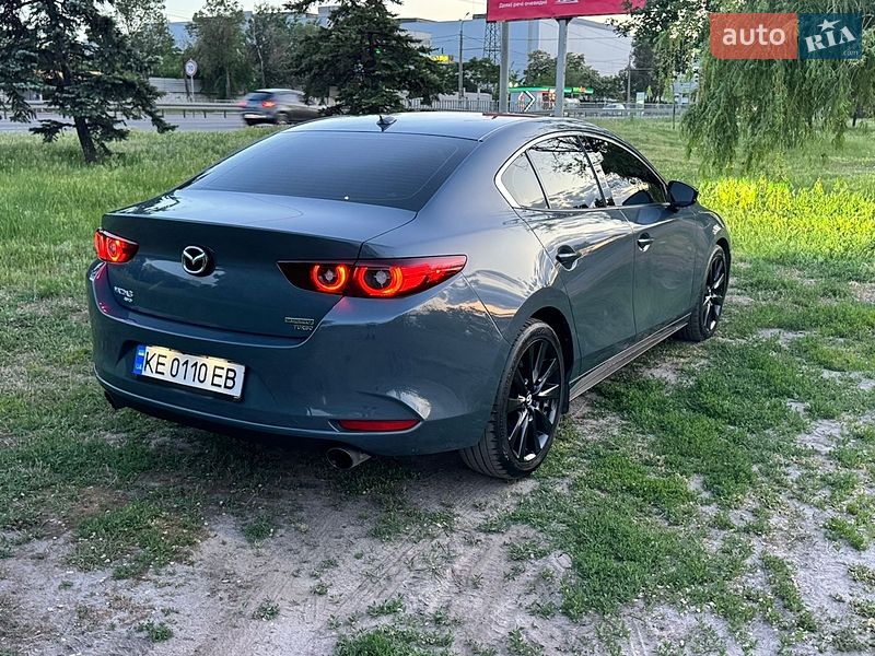 Седан Mazda 3 2022 в Днепре