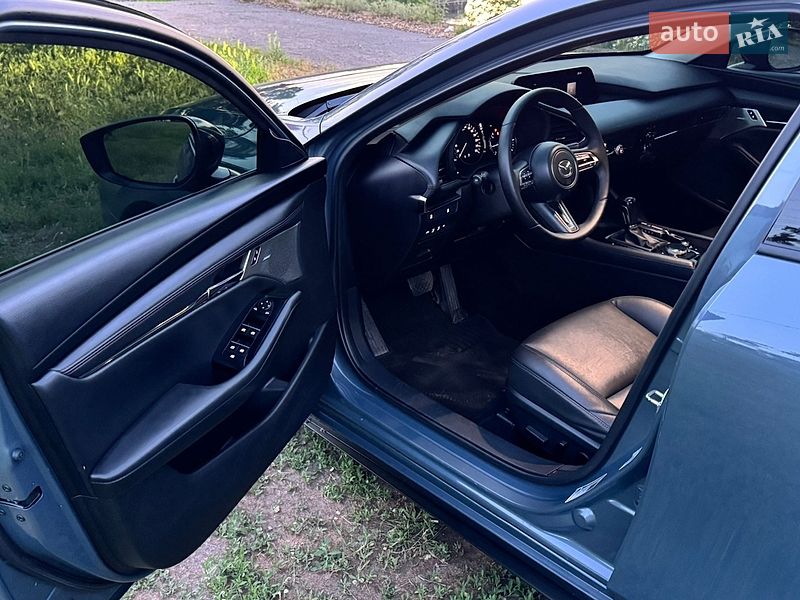 Седан Mazda 3 2022 в Днепре