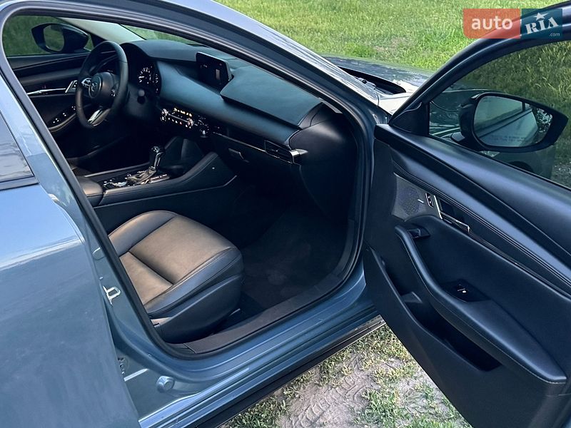 Седан Mazda 3 2022 в Днепре