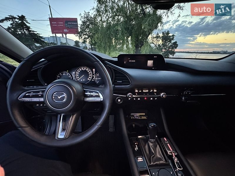 Седан Mazda 3 2022 в Днепре