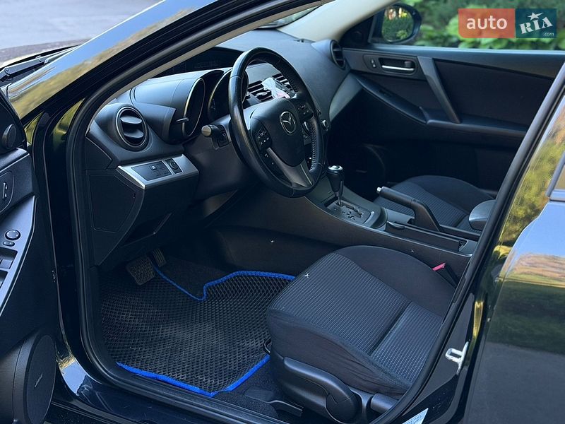 Хетчбек Mazda 3 2012 в Чернігові