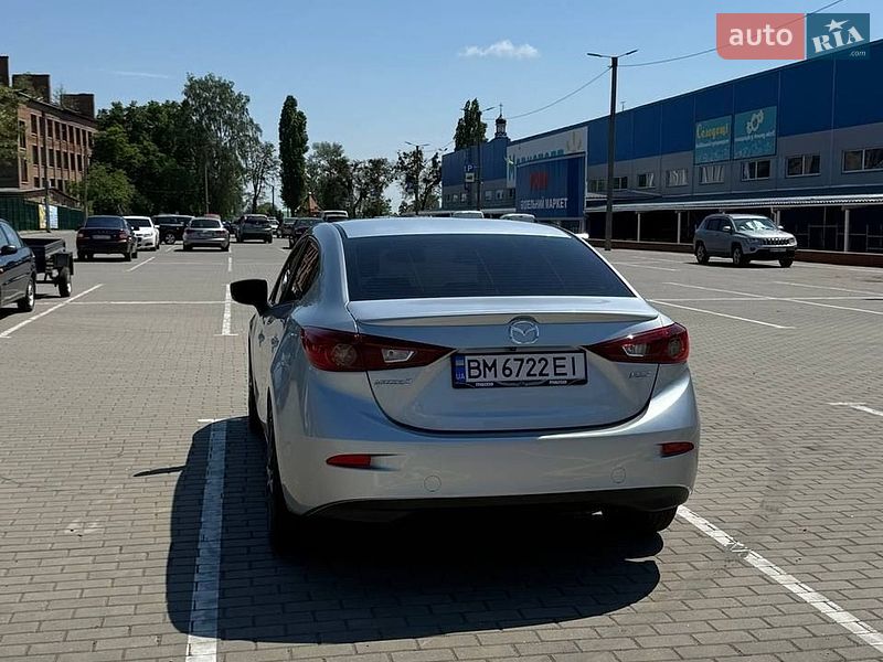 Седан Mazda 3 2018 в Ромнах