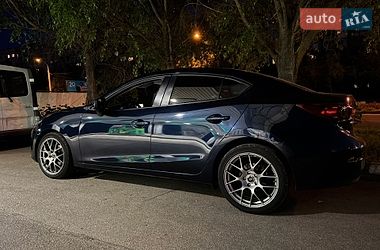 Седан Mazda 3 2015 в Запоріжжі