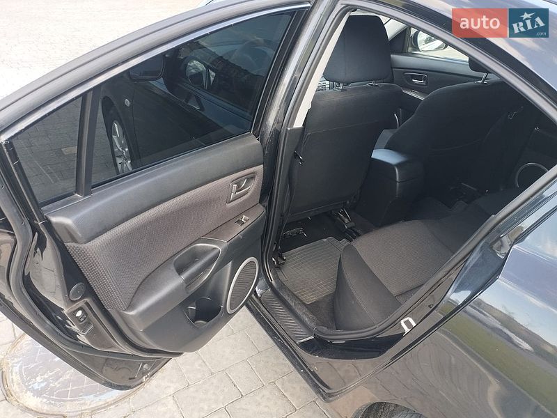 Седан Mazda 3 2007 в Ужгороде