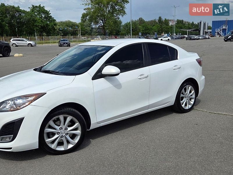 Седан Mazda 3 2010 в Днепре