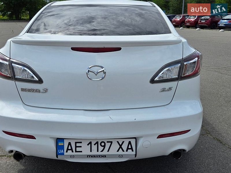 Седан Mazda 3 2010 в Днепре