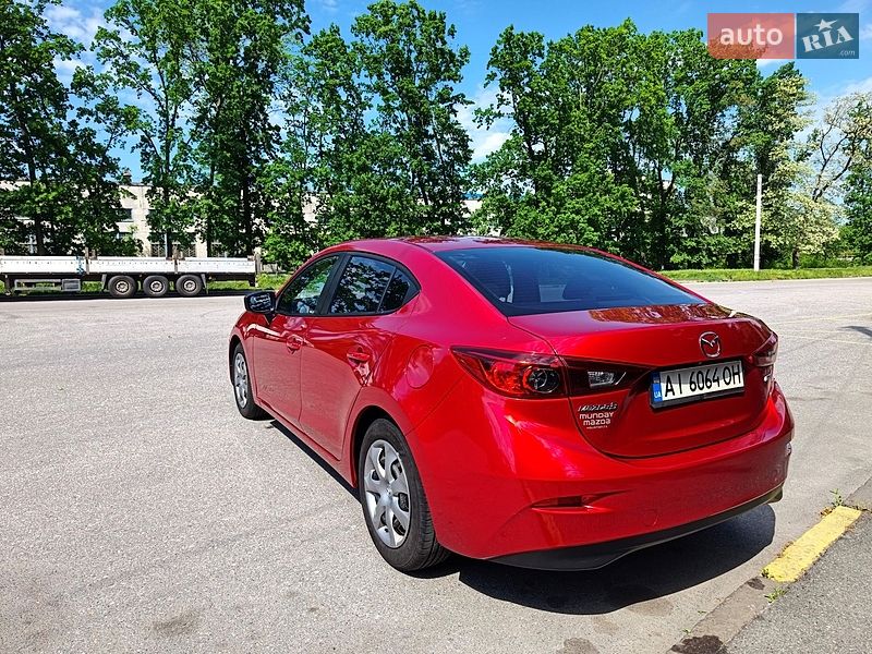 Седан Mazda 3 2016 в Киеве