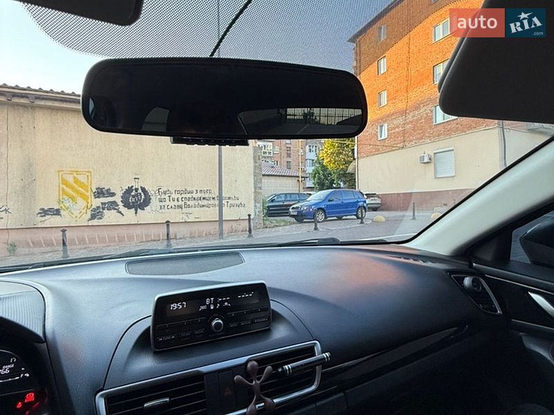 Седан Mazda 3 2014 в Белой Церкви