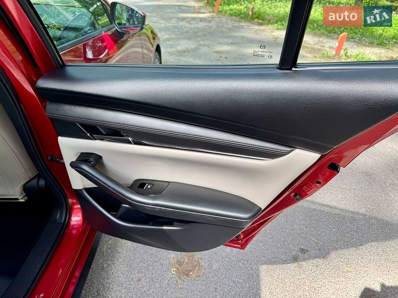 Седан Mazda 3 2019 в Киеве