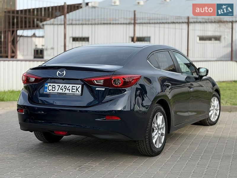 Седан Mazda 3 2017 в Киеве