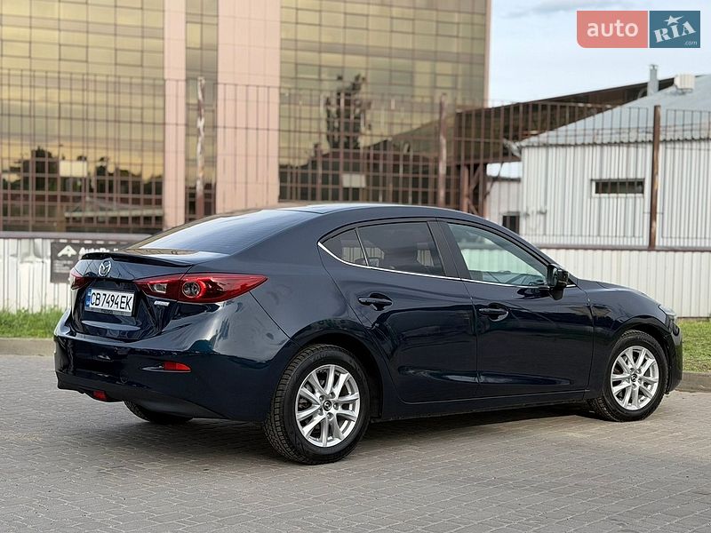 Седан Mazda 3 2017 в Киеве