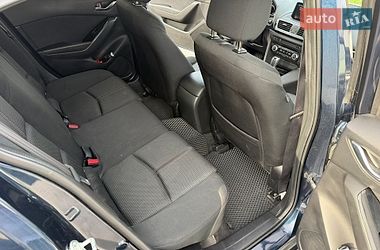 Седан Mazda 3 2017 в Киеве