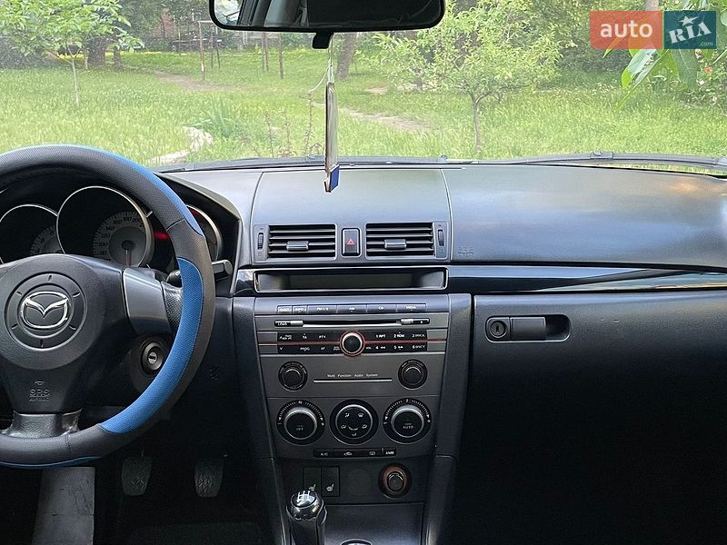 Седан Mazda 3 2006 в Днепре